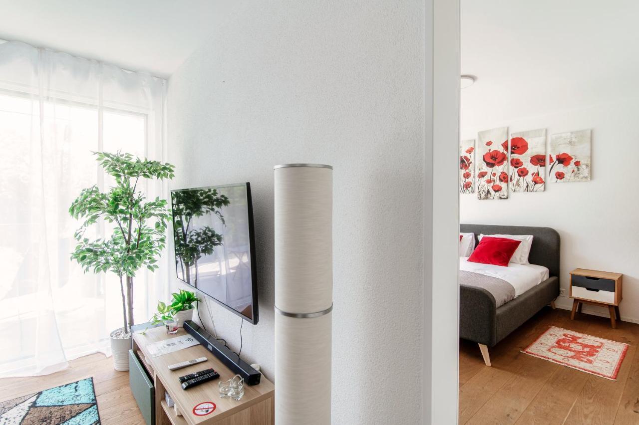 Linda Terrace By Quokka 360 - Modern One-Bedroom Flat With Sun Terrace Locarno Bagian luar foto